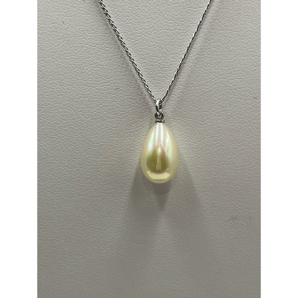 Trifari Single Teardrop Faux White
Pearl Silver Tone 16" Necklace - Picture 3 of 12